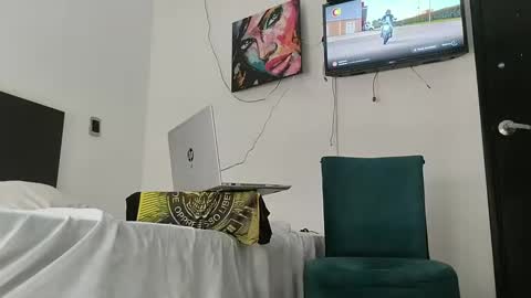 Snapshot of jhongrey2 chatting on 01-20-25, 08:40 jhon online show from 01-20-25, 08:40