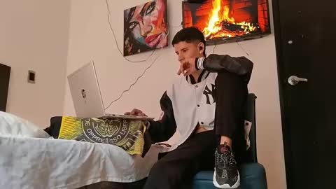 Snapshot of jhongrey2 chatting on 01-21-25, 01:54 jhon online show from 01-21-25, 01:54