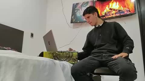 Snapshot of jhongrey2 chatting on 01-29-25, 03:15 jhon online show from 01-29-25, 03:15