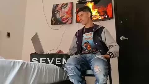 Snapshot of jhongrey2 chatting on 02-06-25, 03:52 jhon online show from 02-06-25, 03:52
