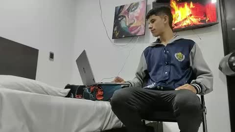 Snapshot of jhongrey2 chatting on 02-12-25, 04:23 jhon online show from 02-12-25, 04:23