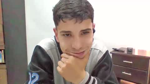 Snapshot of jhongrey2 chatting on 02-20-25, 08:14 jhon online show from 02-20-25, 08:14