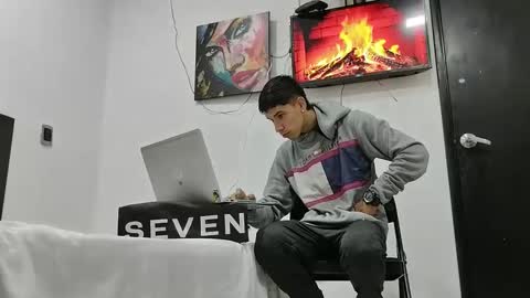 Snapshot of jhongrey2 chatting on 02-25-25, 04:21 jhon online show from 02-25-25, 04:21