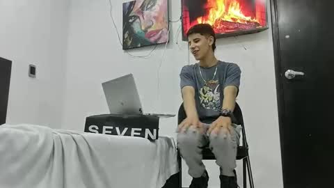 Snapshot of jhongrey2 chatting on 02-26-25, 03:21 jhon online show from 02-26-25, 03:21