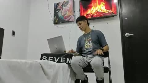 Snapshot of jhongrey2 chatting on 02-26-25, 06:26 jhon online show from 02-26-25, 06:26
