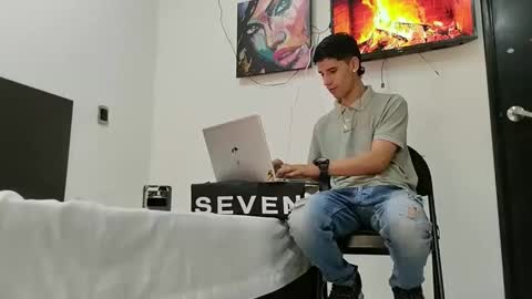 Snapshot of jhongrey2 chatting on 02-27-25, 03:59 jhon online show from 02-27-25, 03:59