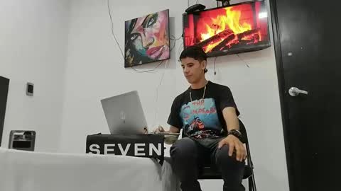Snapshot of jhongrey2 chatting on 03-01-25, 03:05 jhon online show from 03-01-25, 03:05