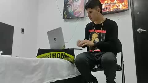 Snapshot of jhongrey2 chatting on 03-12-25, 12:04 jhon online show from 03-12-25, 12:04