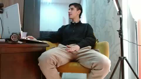 Snapshot of jhongrey2 chatting on 09-30-25, 04:45 jhon online show from 09-30-25, 04:45