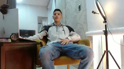Snapshot of jhongrey2 chatting on 10-04-25, 05:00 jhon online show from 10-04-25, 05:00