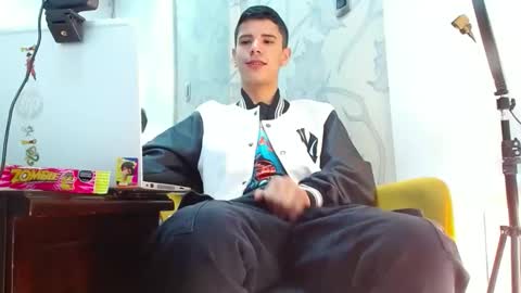 Snapshot of jhongrey2 chatting on 10-16-25, 02:29 jhon online show from 10-16-25, 02:29