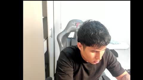 jhonny_dickm online show from 09-18-25, 06:10