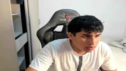 jhonny_dickm online show from 09-25-25, 04:49