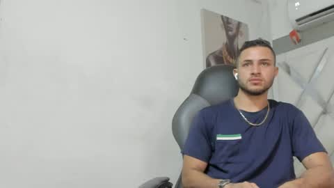 Snapshot of jhonny_flames7 chatting on 12-18-24, 03:37 jhonny online show from 12-18-24, 03:37