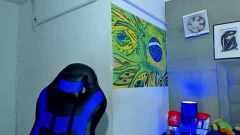 Snapshot of jhonny_flames7 chatting on 11-24-25, 04:12 jhonny online show from 11-24-25, 04:12