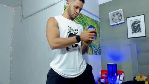 Snapshot of jhonny_flames7 chatting on 11-27-25, 04:36 jhonny online show from 11-27-25, 04:36