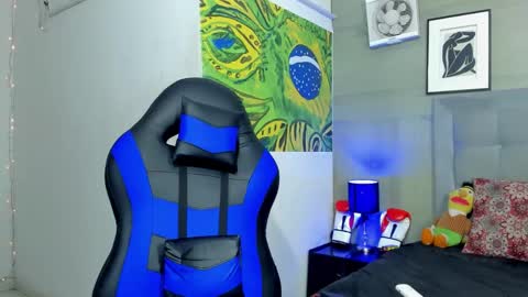 Snapshot of jhonny_flames7 chatting on 12-01-25, 12:37 jhonny online show from 12-01-25, 12:37