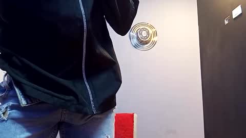 jhonny_thes28 online show from 11-04-25, 09:08