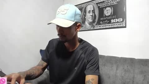 Snapshot of jhonson821 chatting on 12-16-25, 01:05 jhonson821 online show from 12-16-25, 01:05