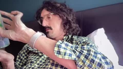 Snapshot of jiggz1986 chatting on 04-12-26, 11:15 Jigz1986 online show from 04-12-26, 11:15