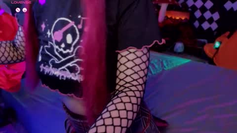    online show from 10-25-25, 01:02