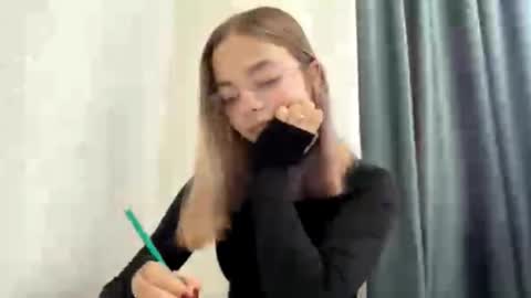 Steff online show from 10-17-25, 07:33