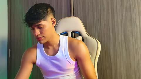 Snapshot of jimmy_leeh_ chatting on 11-16-25, 03:56 Jimmy Leeh online show from 11-16-25, 03:56