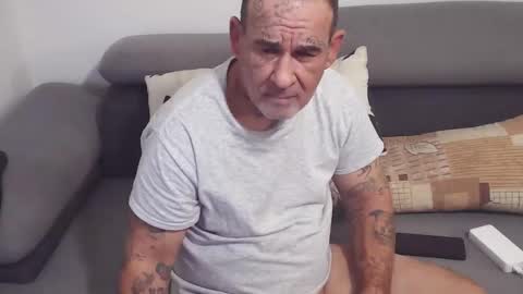 Snapshot of jirkasoukr chatting on 11-27-25, 01:35 jirkasoukr online show from 11-27-25, 01:35