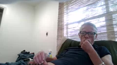 Snapshot of jizzmitten5 chatting on 09-11-25, 08:31 jizzmitten5 online show from 09-11-25, 08:31