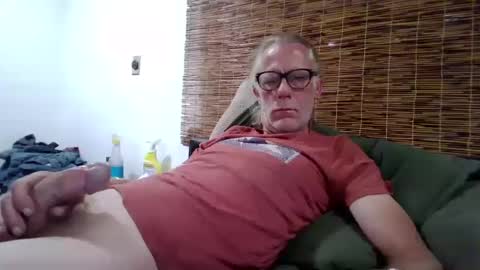 Snapshot of jizzmitten5 chatting on 10-10-25, 03:16 jizzmitten5 online show from 10-10-25, 03:16