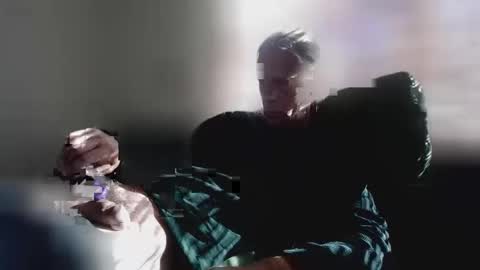 Snapshot of jizzmitten5 chatting on 11-23-25, 08:30 jizzmitten5 online show from 11-23-25, 08:30