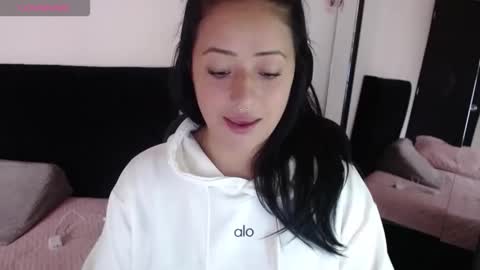 Snapshot of jjulietha95 chatting on 10-23-25, 09:24 Julieta online show from 10-23-25, 09:24