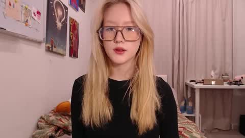 joan_kiss online show from 09-10-25, 03:56