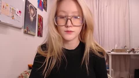 joan_kiss online show from 09-19-25, 12:28