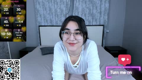 Mia online show from 01-22-25, 12:17