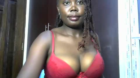 Snapshot of joankein_255 chatting on 10-24-25, 06:15 varl online show from 10-24-25, 06:15