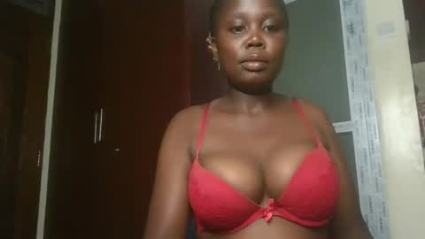 Snapshot of joankein_255 chatting on 11-14-25, 05:55 varl online show from 11-14-25, 05:55