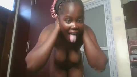 Snapshot of joankein_255 chatting on 11-15-25, 06:33 varl online show from 11-15-25, 06:33