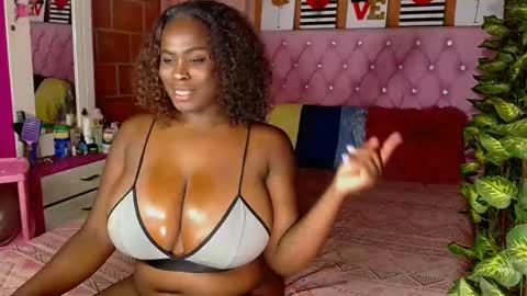 Snapshot of joannediamonds chatting on 11-11-25, 01:11 joannediamonds online show from 11-11-25, 01:11