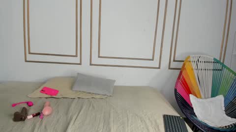 Jocy  online show from 12-22-24, 01:11