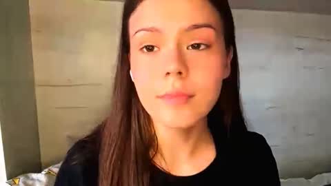 Mila online show from 03-22-26, 10:18