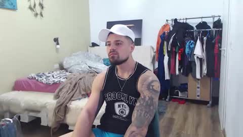 Snapshot of jodogs chatting on 02-25-26, 04:33 Tiberius online show from 02-25-26, 04:33