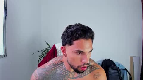 Snapshot of joe_esthetic chatting on 10-10-25, 11:53 joe_esthetic online show from 10-10-25, 11:53