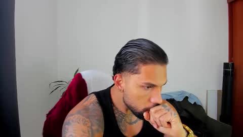 Snapshot of joe_esthetic chatting on 10-15-25, 12:27 joe_esthetic online show from 10-15-25, 12:27