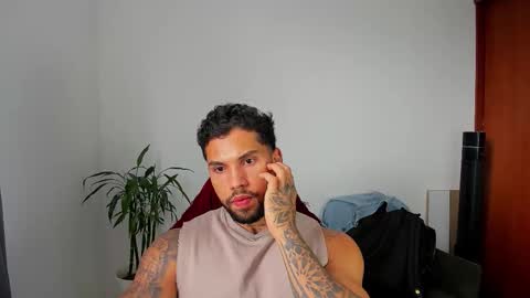 Snapshot of joe_esthetic chatting on 10-17-25, 07:27 joe_esthetic online show from 10-17-25, 07:27