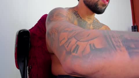 Snapshot of joe_esthetic chatting on 10-21-25, 06:52 joe_esthetic online show from 10-21-25, 06:52