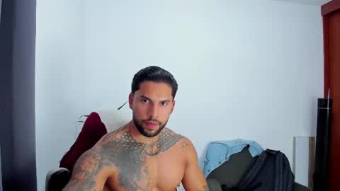 Snapshot of joe_esthetic chatting on 10-29-25, 08:32 joe_esthetic online show from 10-29-25, 08:32