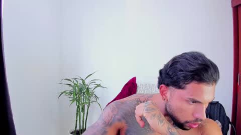 Snapshot of joe_esthetic chatting on 11-07-25, 04:07 joe_esthetic online show from 11-07-25, 04:07