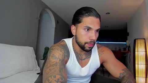 Snapshot of joe_esthetic chatting on 11-11-25, 12:43 joe_esthetic online show from 11-11-25, 12:43