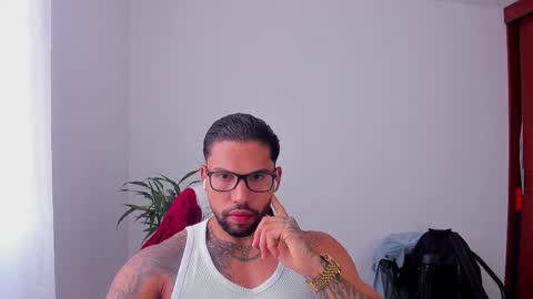 Snapshot of joe_esthetic chatting on 11-12-25, 02:17 joe_esthetic online show from 11-12-25, 02:17